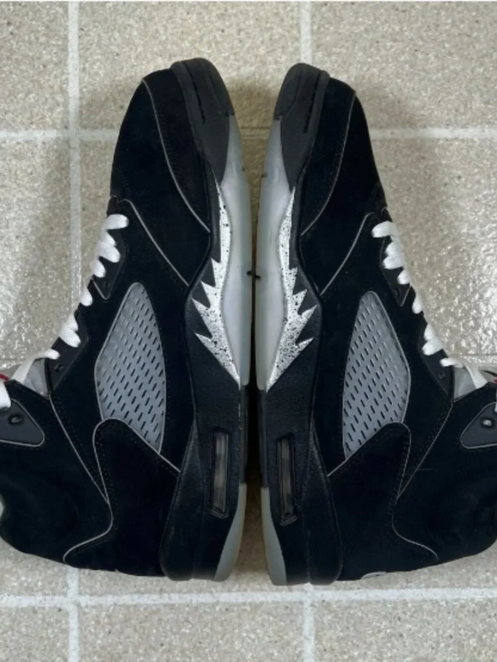 Jordan 5 Black Metallic Reimagined